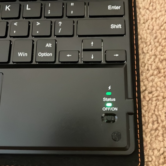 Eoso TouchPad Keyboard case for 9", 10",10.1",10.5" Tablets - Picture 5 of 6